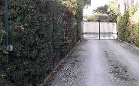 Studio Indépendant avec parking fermé et sécurisé